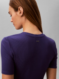 Μπλε T-Shirt Με Ριπ Ύφασμα Και Slim Γραμμή  Γυναίκα