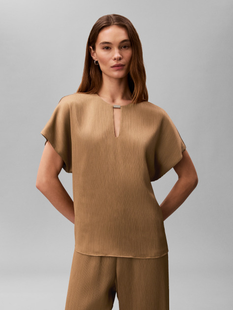 Brown Plissé Keyhole Short Sleeve Top  Women