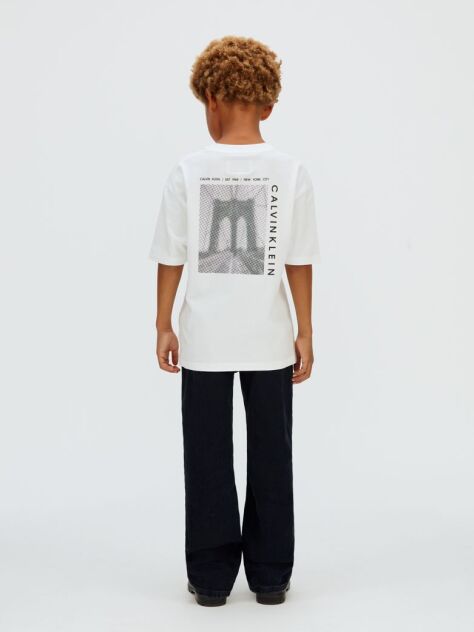 Λευκό T-shirt Με Γραφικό Τύπωμα Πίσω  Αγόρι