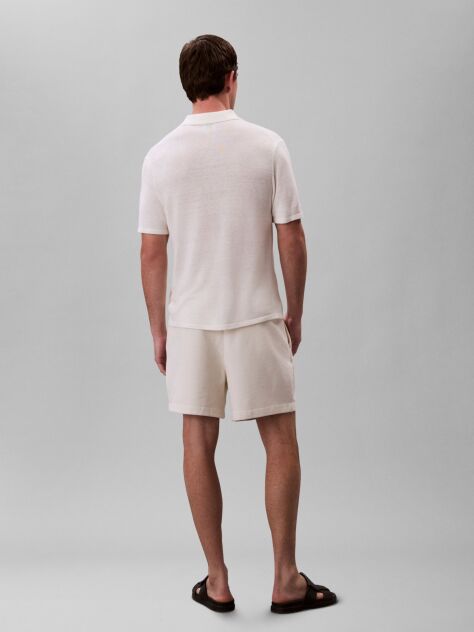 White Shorts from CALVIN KLEIN JEANS. These shorts look very sleek thanks to the perfect fit  Men
