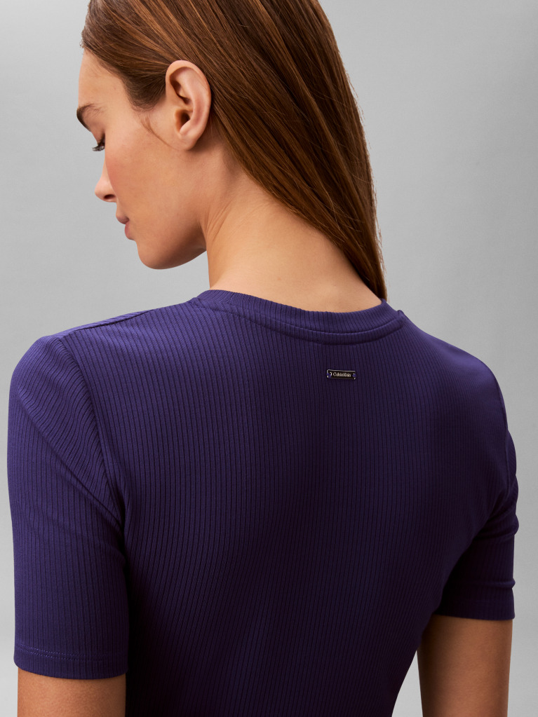Μπλε T-Shirt Με Ριπ Ύφασμα Και Slim Γραμμή  Γυναίκα