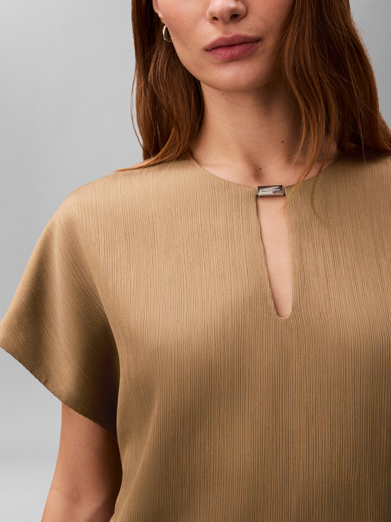 Brown Plissé Keyhole Short Sleeve Top  Women