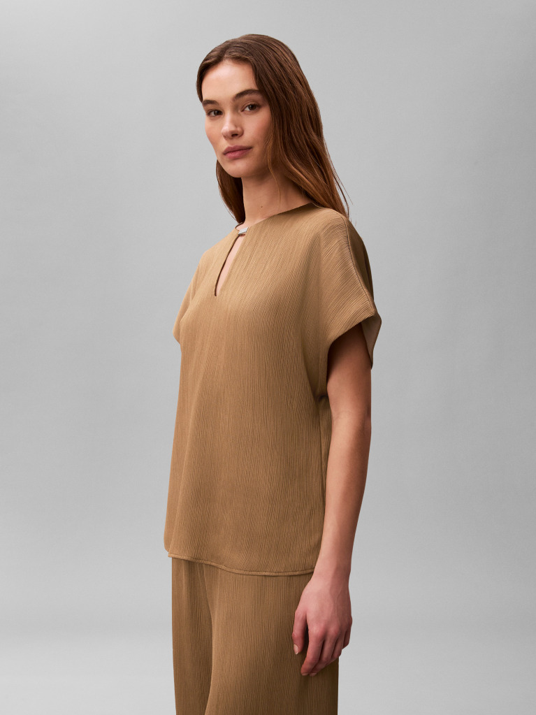 Brown Plissé Keyhole Short Sleeve Top  Women