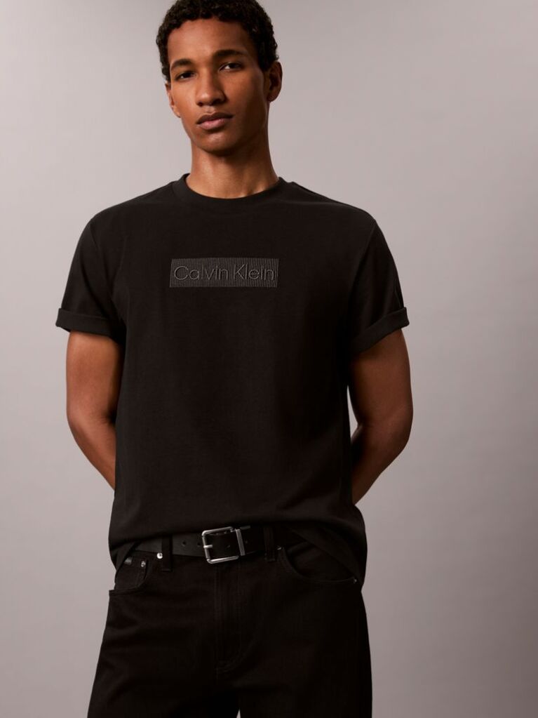 Μαύρο T-Shirt Με Κεντημένο Λογότυπο Και Στρόγγυλη Λαιμόκοψη  Άνδρας
