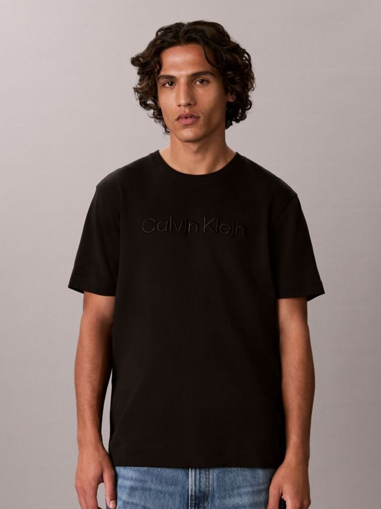 Μαύρο T-Shirt Από Μεταξένια Πλέξη Με Κεντημένο Λογότυπο  Άνδρας