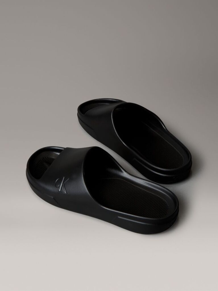 Μαύρο Slides Με Signature Λογότυπο Και One-Piece Σχεδιασμό  Άνδρας