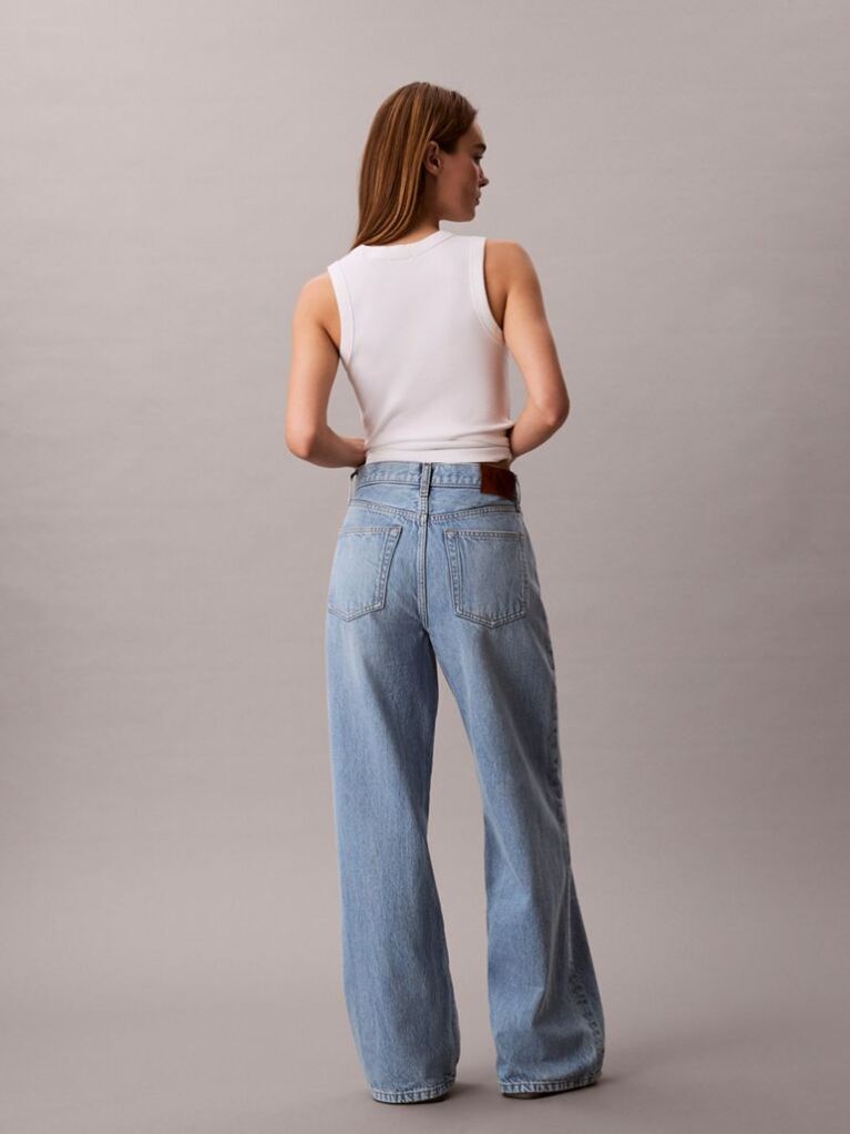 Denim Τζιν Με Άνετη Γραμμή Στα Πόδια  Γυναίκα