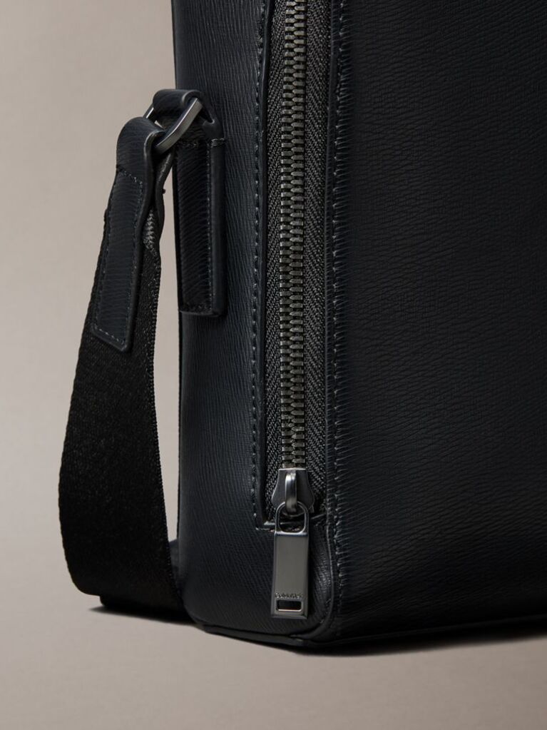Black Emblem Logo Textured Reporter Bag  Men