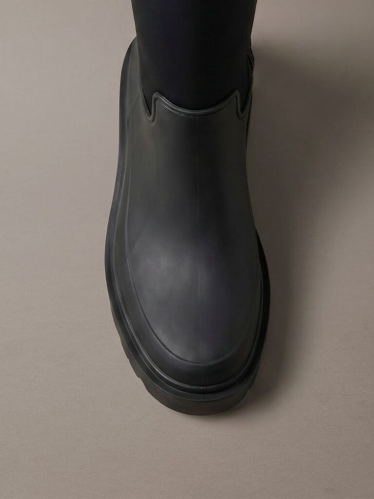 Black Knee-High Flexible Lug Sole Rainboots  Women