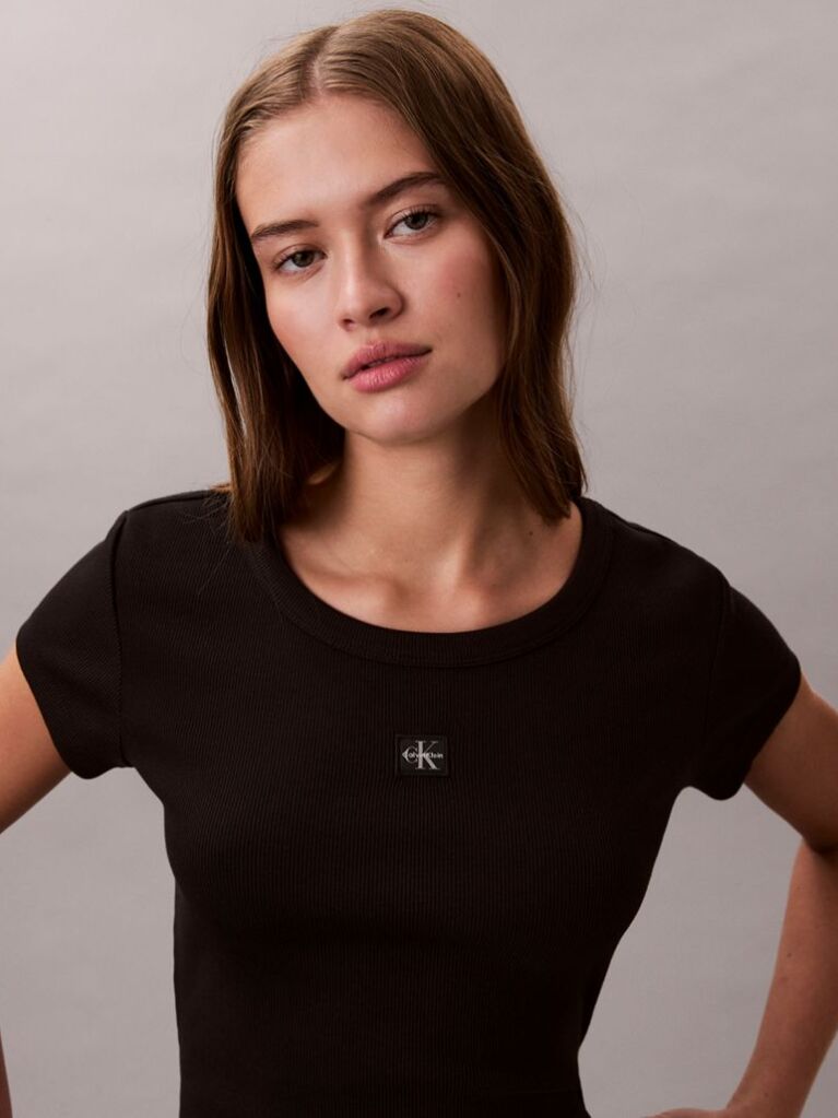Μαύρο T-Shirt Σε Slim Γραμμή Και Βαμβακερό Ριμπ  Γυναίκα
