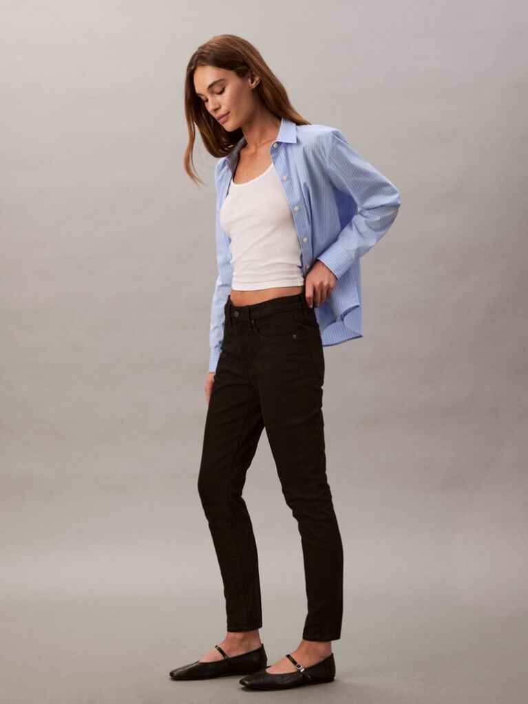 Μαύρο Τζιν Σε Skinny Γραμμή Με Κανονική Μέση  Γυναίκα