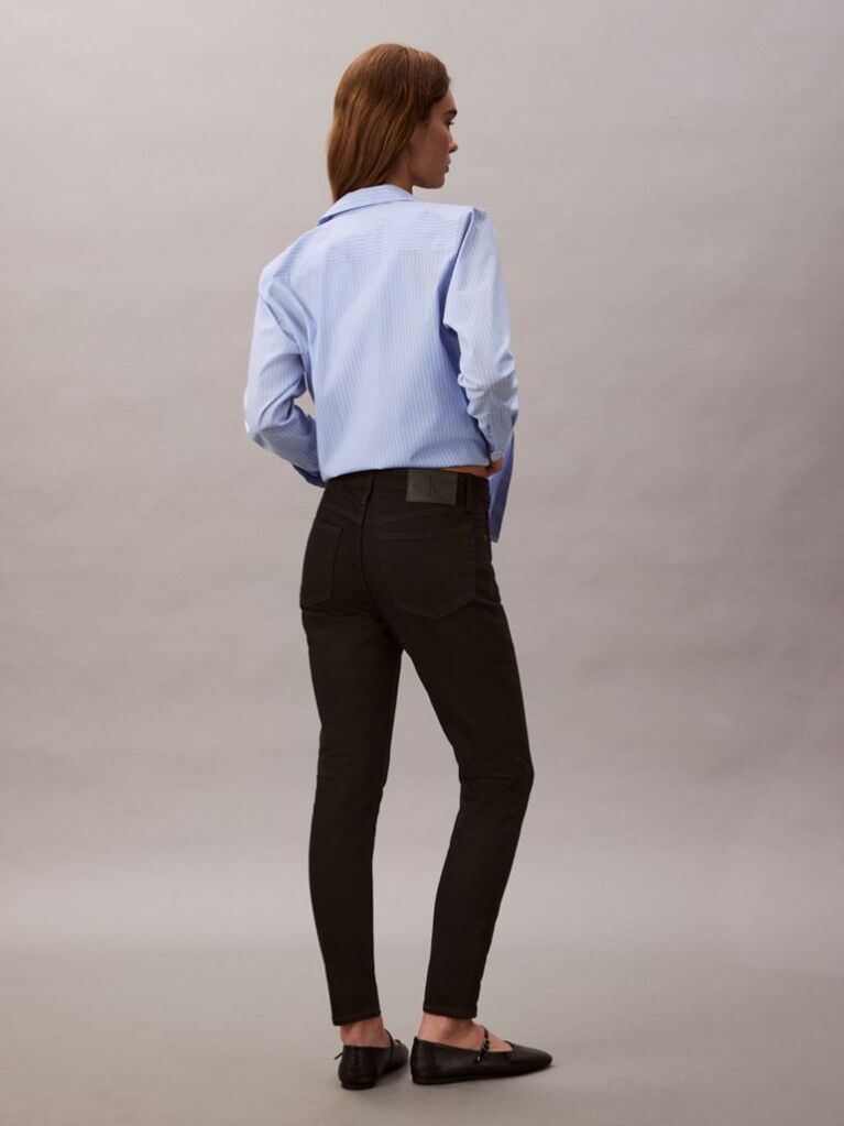 Μαύρο Τζιν Σε Skinny Γραμμή Με Κανονική Μέση  Γυναίκα