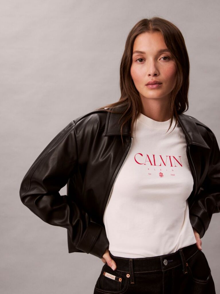 Λευκό T-Shirt Με Γραφικό Τύπωμα Και Slim Γραμμή  Γυναίκα