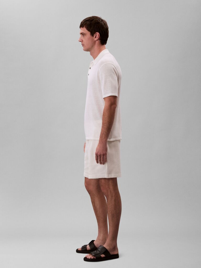 White Shorts from CALVIN KLEIN JEANS. These shorts look very sleek thanks to the perfect fit  Men