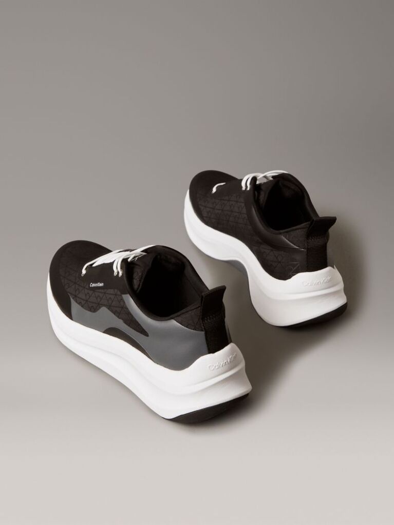 Black Emblem Logo Chunky Runner Trainers  Men