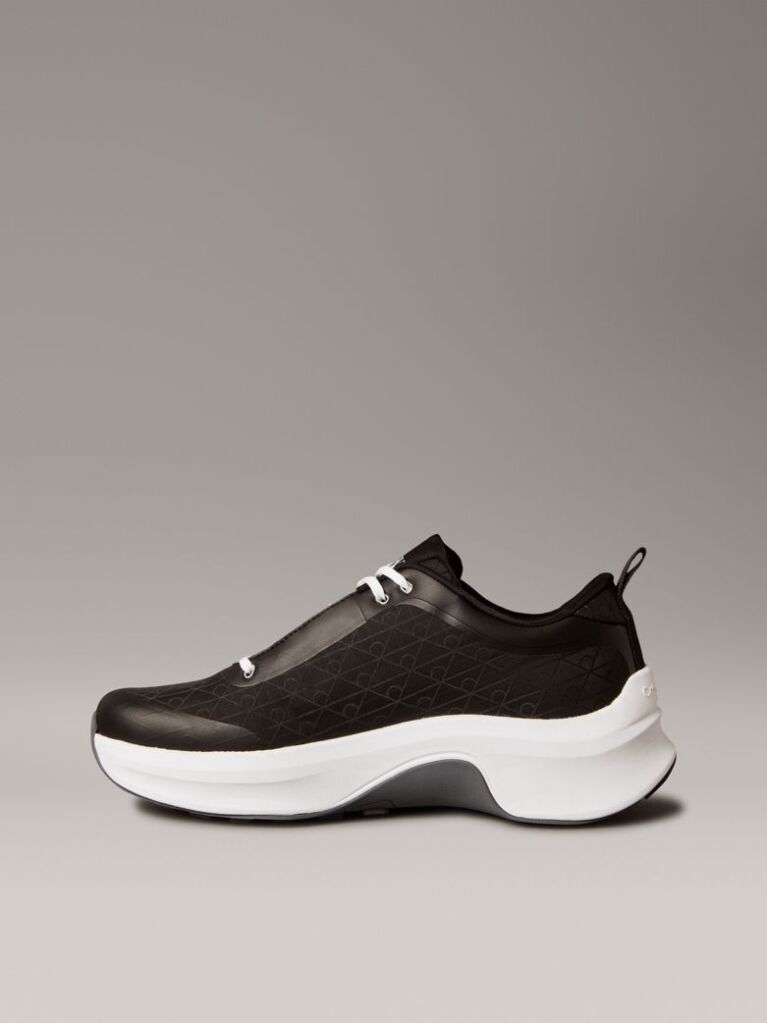 Black Emblem Logo Chunky Runner Trainers  Men