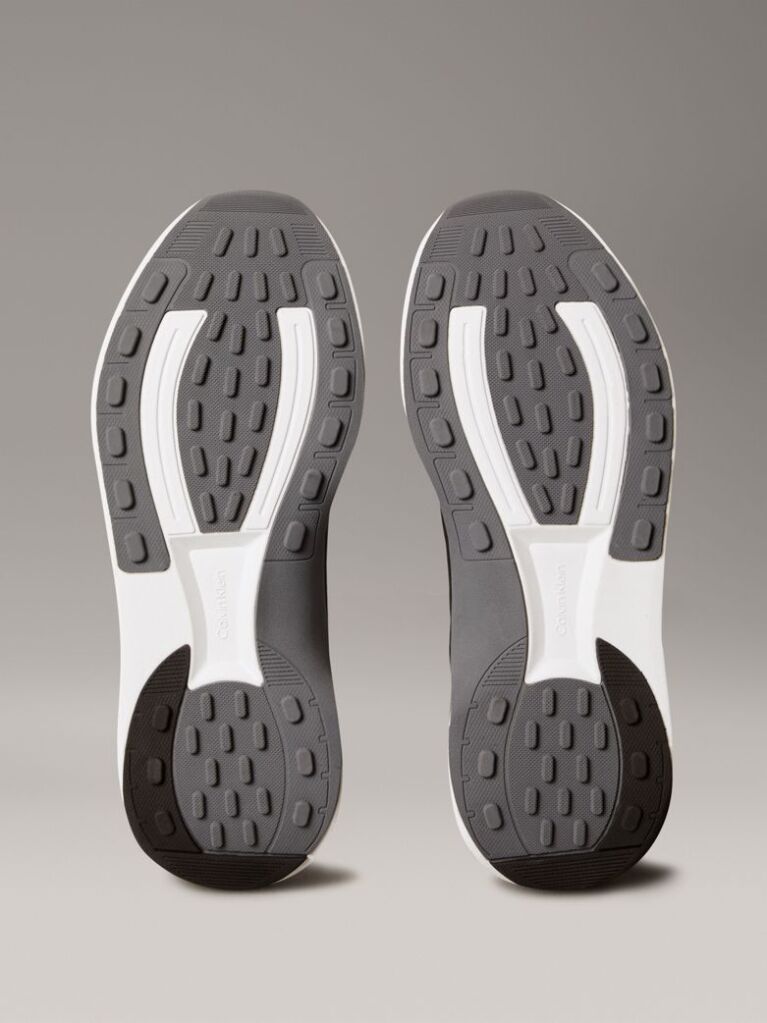 Black Emblem Logo Chunky Runner Trainers  Men